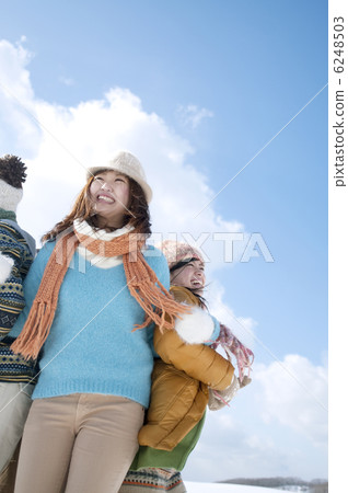 Young men who do something buns 6248503