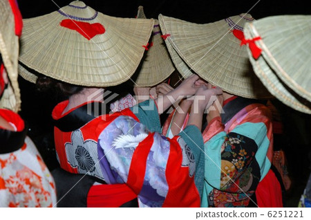 图库照片: 编制的日本草帽 日式服装 颈部