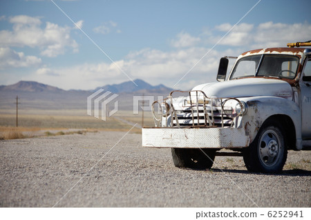 Abandoned car 6252941