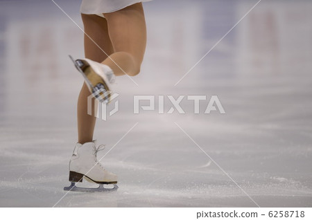 Figure skating 6258718