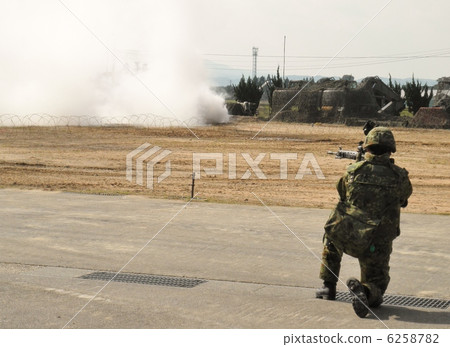 Simulated combat training 6258782