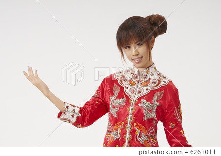 A young lady in a Chinese dress 6261011
