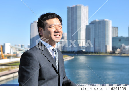 Middle businessman 6261539