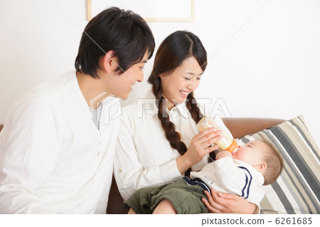 Babies and families 6261685