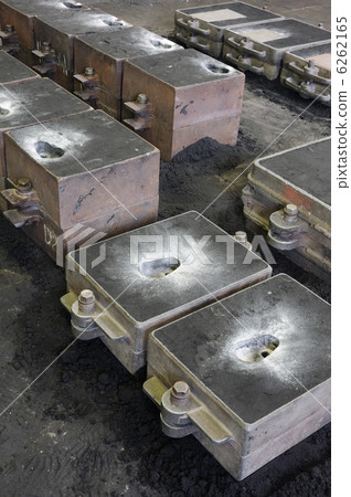 Foundry, sand molded casting, molding flasks 6262165