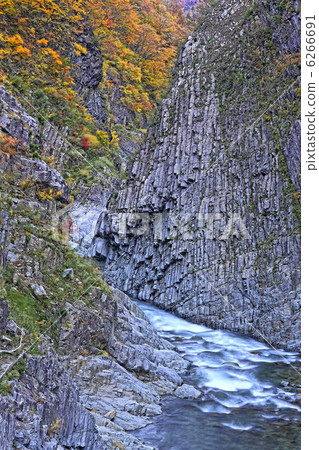 Cheongsu Gorge in autumn Cheongsu Gorge in autumn 6266691