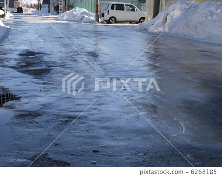 Frozen road 6268185