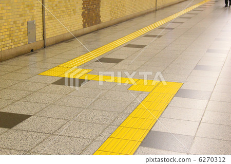 Installation example of braille block 6270312