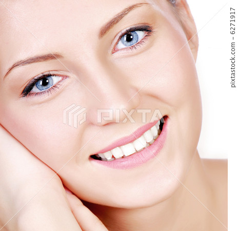 Beautiful teen 6271917