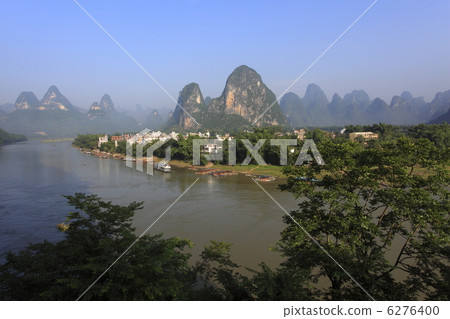 Flow of Ko Tung Buddhism and red crimson Flow of Ko Tung Buddhism and red crimson 6276400