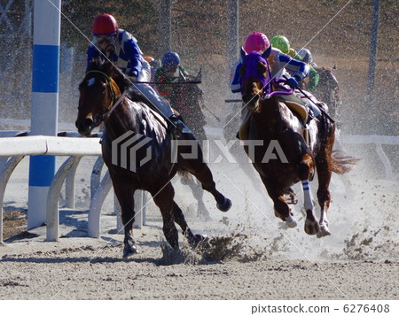 Fourth corner 6276408