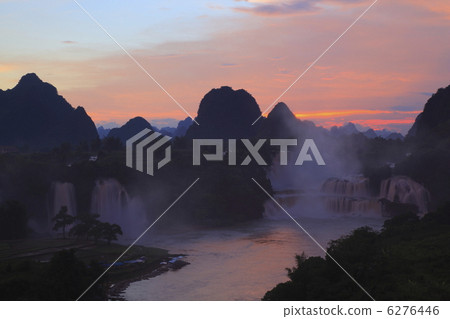 Tokuin Fall Falls stained in the sunset 6276446