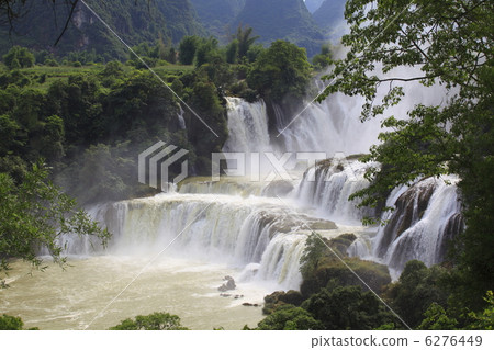 Tokuten Falls 6276449