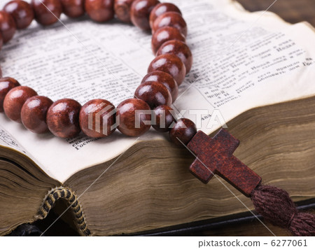 wooden rosary and the Bible 6277061