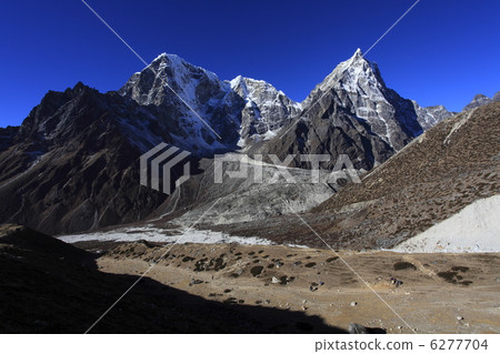 Tautier和Choratze 6277704