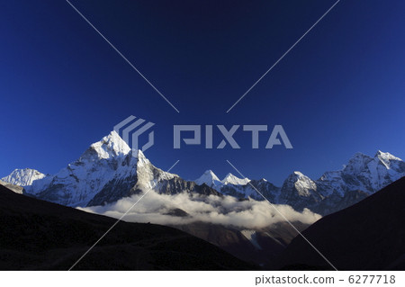 From Tukra in the direction Amadamuram and Tamselk 6277718