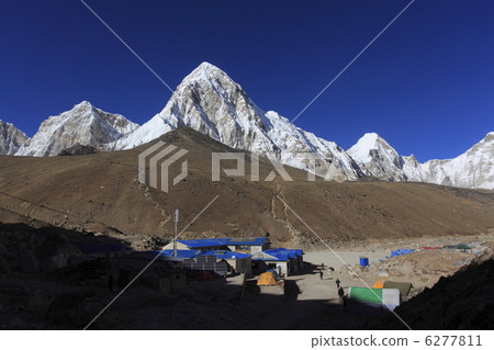 來自Golaksheb，Kara Bhutal和Pumori 6277811