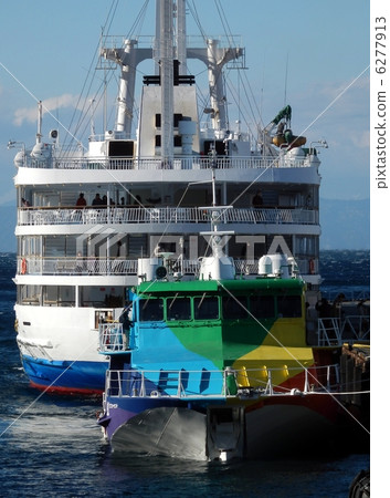 Saaruba Maru和一艘噴氣式飛機 Saaruba Maru和一艘噴氣式飛機 6277913