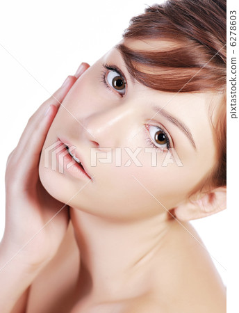 clear face of a teenager girl 6278603