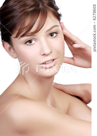 clear face of a teenager girl 6278608