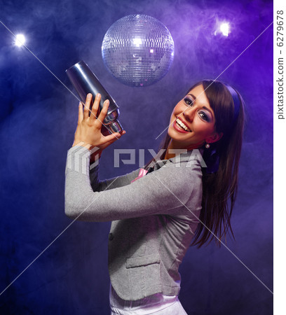 Pretty bartender 6279678