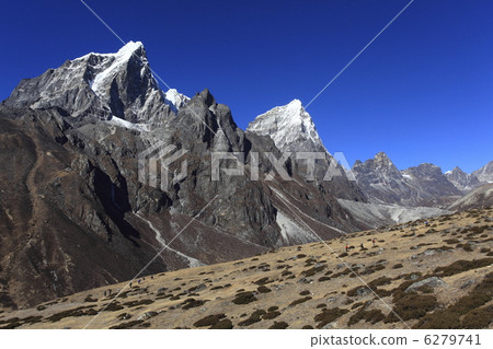 Tautier and Choratze Tautier and Choratze 6279741