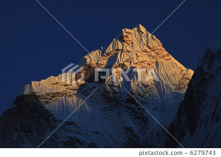 Amadabram taking a sunset 6279743