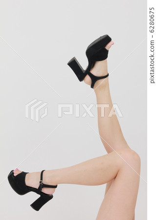 Young women's legs Young women's legs 6280675