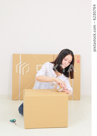 Female home moving house preparation Female home moving house preparation 6280764