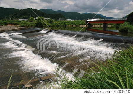 Clear stream 6283648