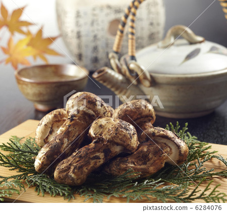 Matsutake and a pot Matsutake and a pot 6284076