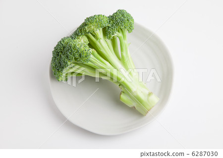 Broccoli and dishes 6287030