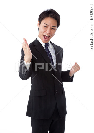 A young businessman who makes karate chop 6289583