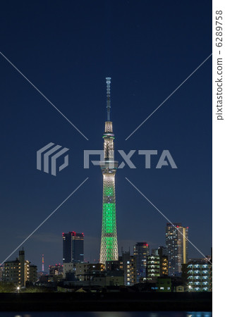 Special light-up sky tree 6289758