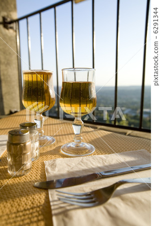 Restaurant with a panoramic view Restaurant with a panoramic view 6291344