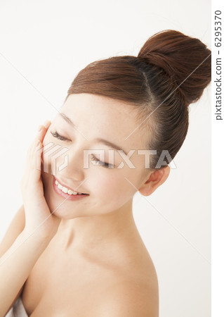 Skin care image 6295370