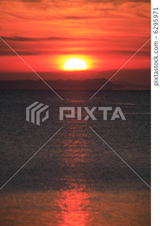 第一次日出 6295971