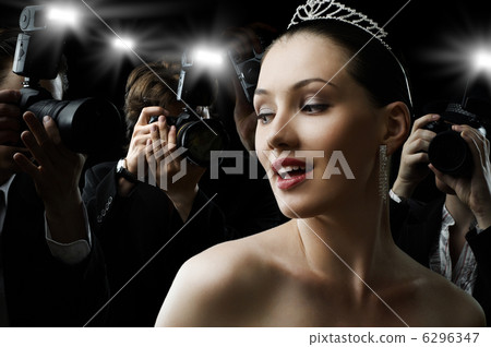 paparazzi 6296347