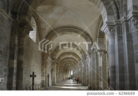 Inside Basilica of Sainte-Madeleine Basilica 6296689