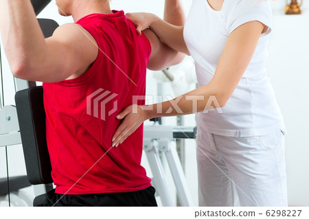 Patient at the physiotherapy 6298227