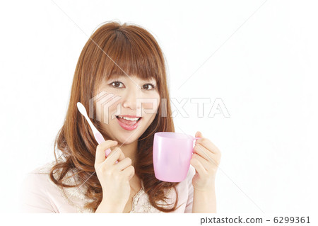 Toothbrush and ladies 6299361