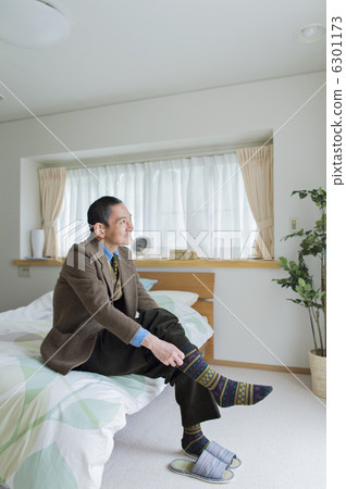 Senior couple and grandchild 6301173