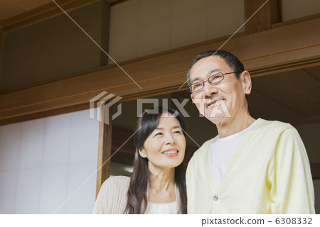 Senior couple and grandchild 6308332