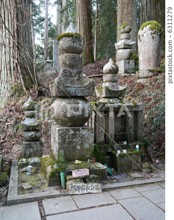 Koyasan Oda Nobunaga的墓葬 Koyasan Oda Nobunaga的墓葬 6311279
