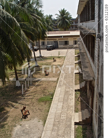 Tours-Slenn大屠殺博物館的“B樓”（金邊/柬埔寨） 6312189