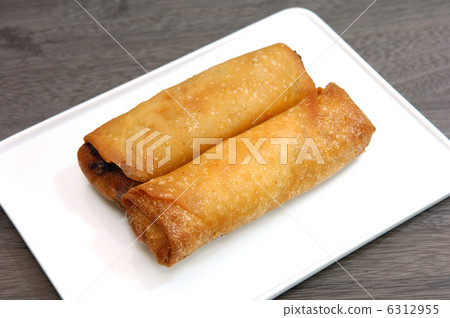 Delicious spring roll 6312955