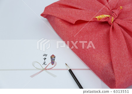 Summer gift  6313551