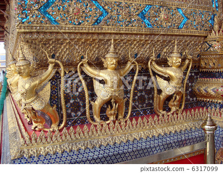 Golden Garuda Wat Phra Kaew曼谷 Golden Garuda Wat Phra Kaew曼谷 6317099