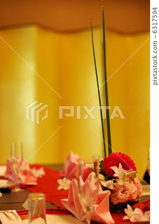 結婚宴會婚禮桌裝飾花的佈置 結婚宴會婚禮桌裝飾花的佈置 6317594