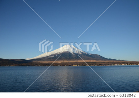 富士山和湖(中心) 富士山和湖(中心) 6318042